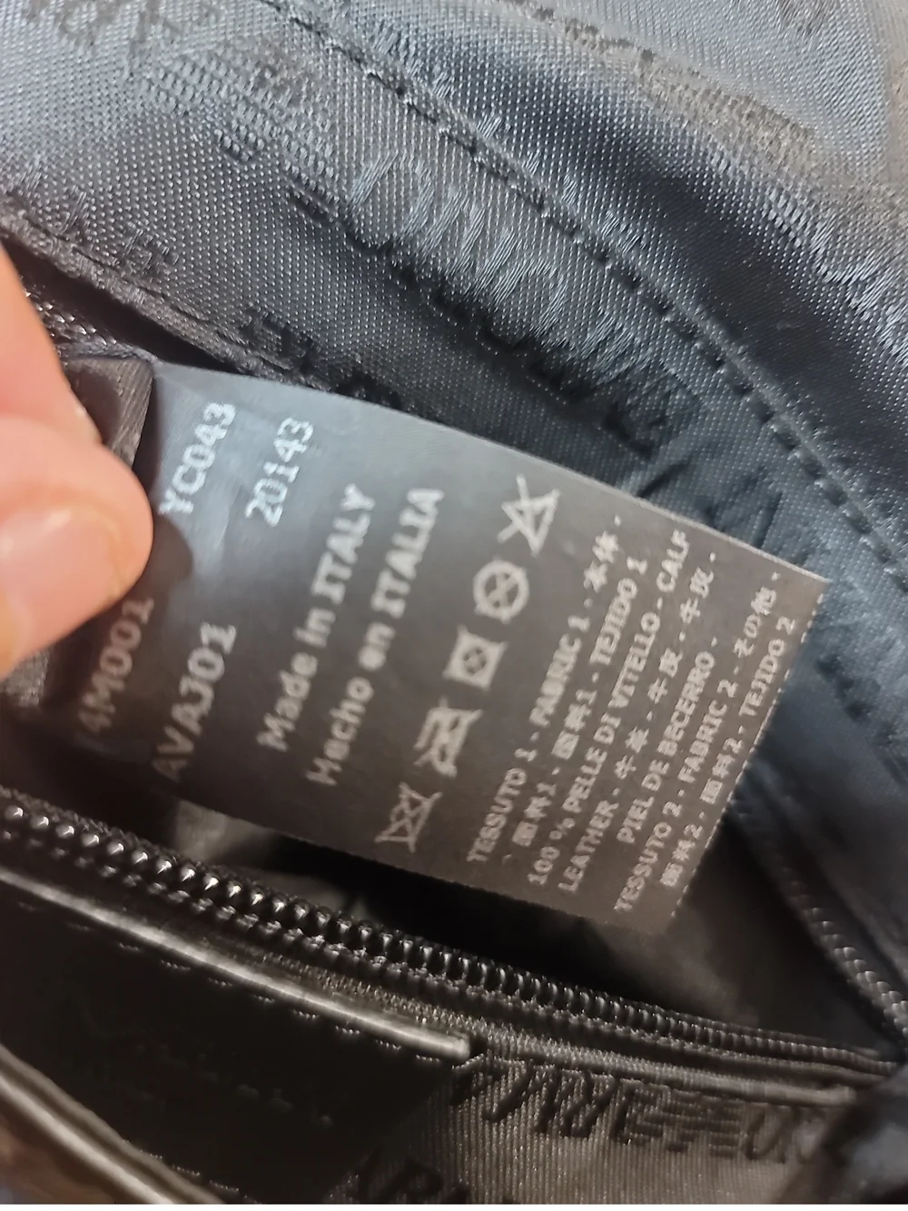Emporio Armani Black Mens Crossbody Messenger Bag Like New